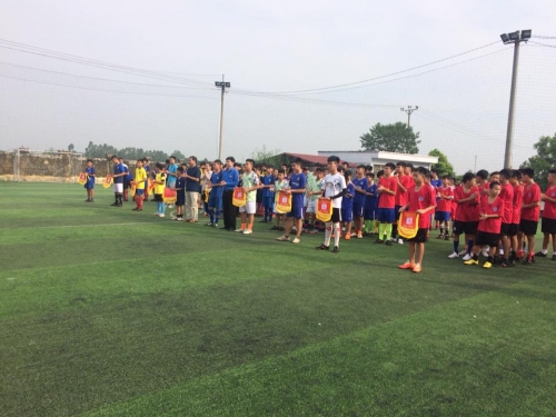 Huyện đoàn Kim Động khai mạc giải bóng đá Nam thiếu niên hè 2018
