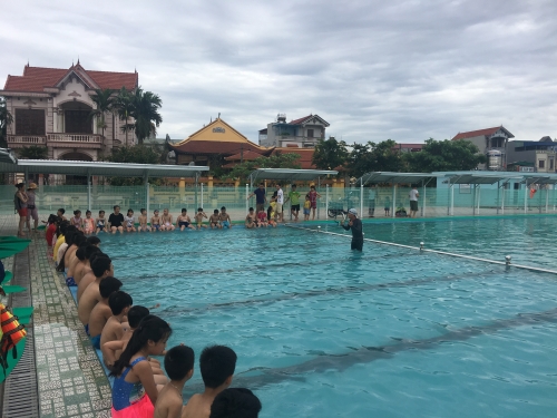 Mỹ Hào tổ chức dạy bơi miễn phí cho thanh thiếu nhi hè năm 2018