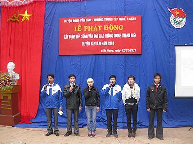 Huyện đoàn Văn Lâm phối hợp với trường Trung cấp nghề á châu Tổ chức Lễ phát động xây dựng nếp sống văn hoá giao thông trong thanh niên
