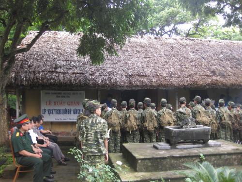 Tỉnh Đoàn tổ chức Lễ xuất quân Lớp "Học kỳ trong quân đội" năm 2010